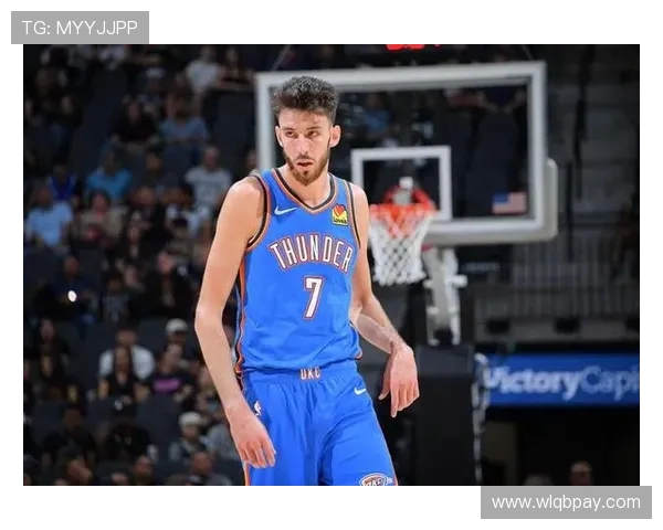 霍姆格伦三分球冰凉未进但贡献全面斩获15分12板2助2断表现依然亮眼